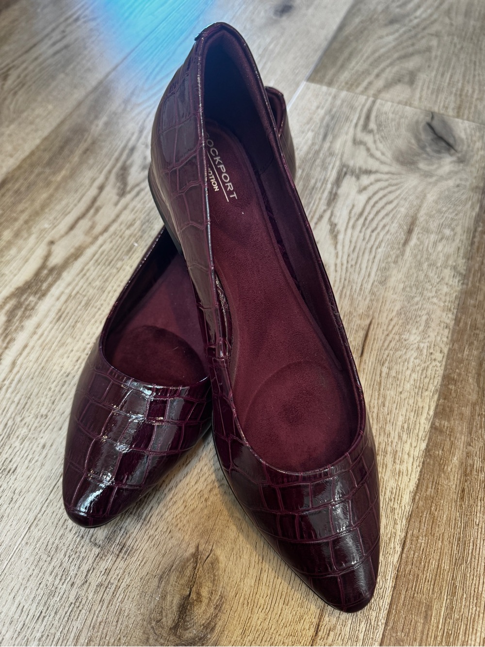 Rockport Women's Wine Croc-Embossed Pointed Flats